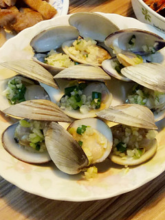 檸檬啤酒香蒜牛奶蛤 的食譜成品照片