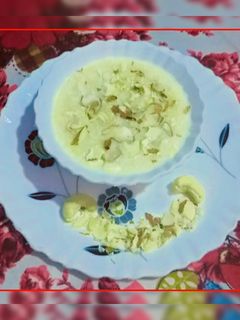दूध वाली मीठी सेवइयां (doodh wali meethi seviyan recipe in Hindi) रेसिपी मुख्य फोटो