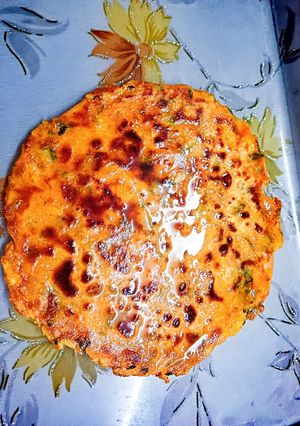 टेस्टी आलू पराठा (Aloo paratha recipe in Hindi) रेसिपी मुख्य फोटो
