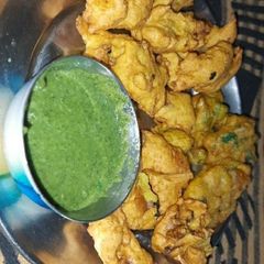 Aloo ke pakore A picture of Aloo ke pakore.