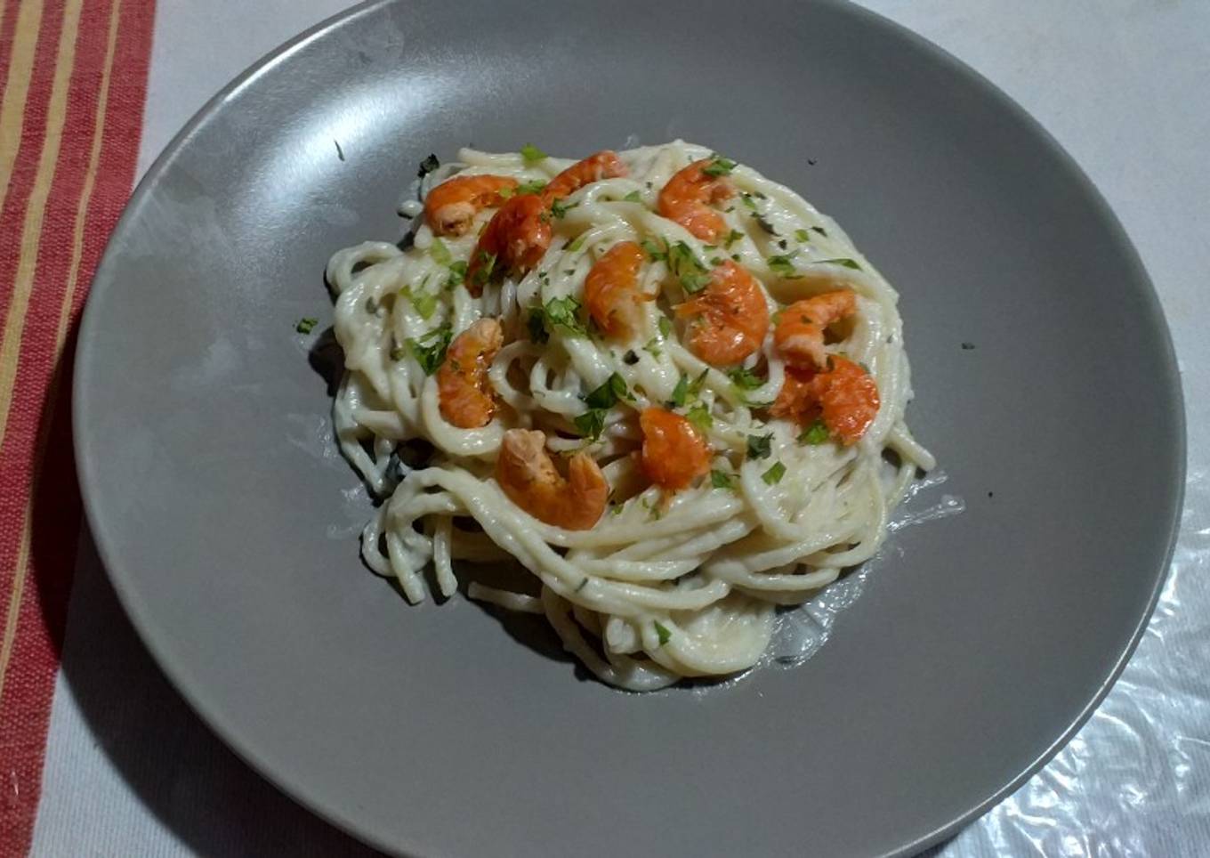 Spaghetti con camarones