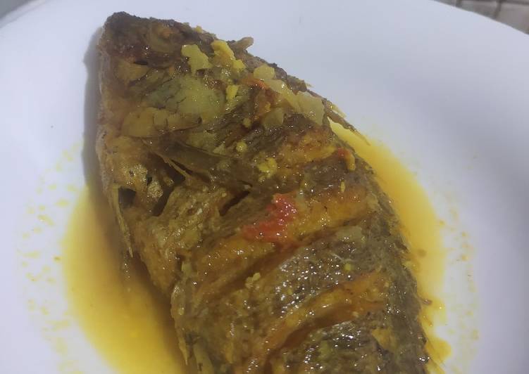 Ikan mujair kuah kuning