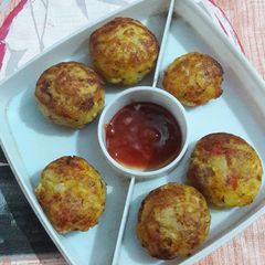 A picture of Potato veggie balls.