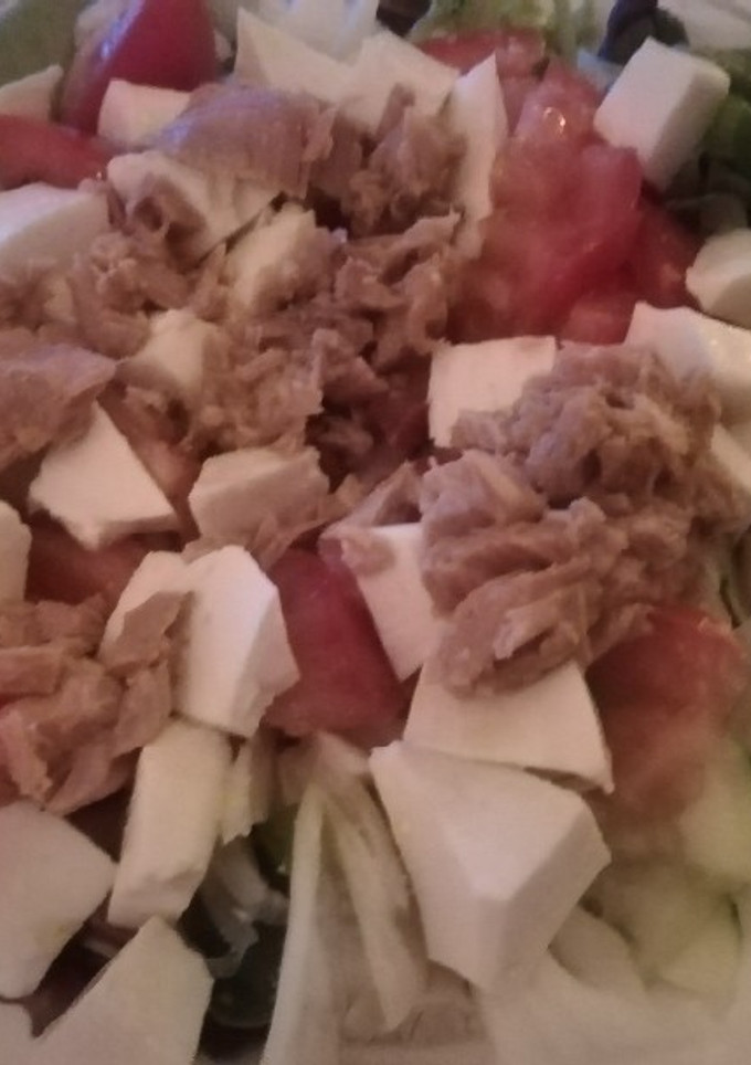 Una foto de Ensalada con de todo un poco