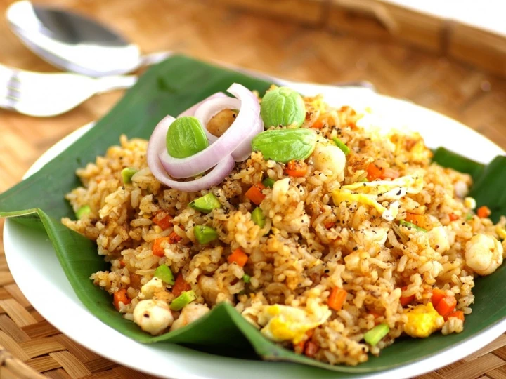 Easy Steps to Make Recipe Black Pepper Petai Fried Rice that is So Delicious, So Delicious}