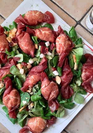 Foto di Caramelle di bresaola stracchino misticanza e frutta secca