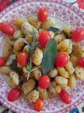 Gnocchi al rosmarino e salvia
