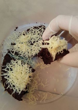 Foto resep Brownies Coklat Rice Cooker. Renyah di luar lembut di dalam. No mixer. No Oven. Anti gagal