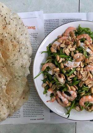 Hình của món Gỏi rau muống tôm.