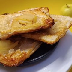 A picture of I Had No Idea Apples and Puff Pastry Could Do This! 🍎.