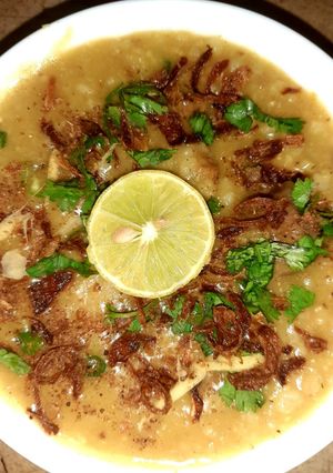 A picture of Khichda/daleem/mutton porridge 😊.