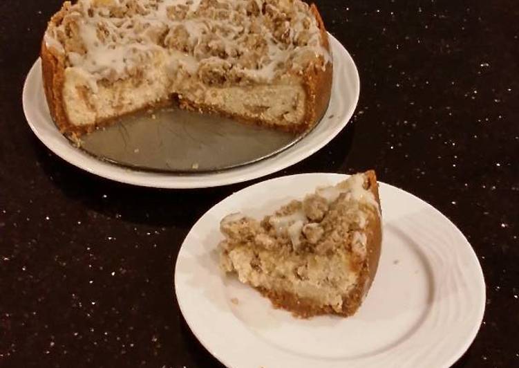 Simple Way to Prepare Homemade Apple Strusel Cheesecake