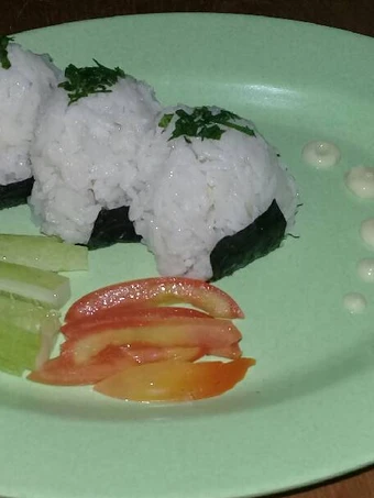 Cara Sederhana Membikin Resep  Onigiri nasi liwet yang Enak, Lezat