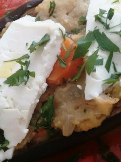 Una foto de Berenjenas rellenas con puré de garbanzos enriquecidas con Agua de Mar