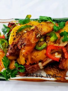 Hình của món Phi lê cá điêu hồng sốt chua ngọt.