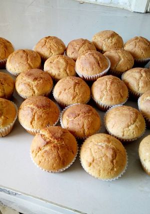 A picture of Vanilla cupcakes.