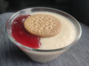Una foto de natillas con queso