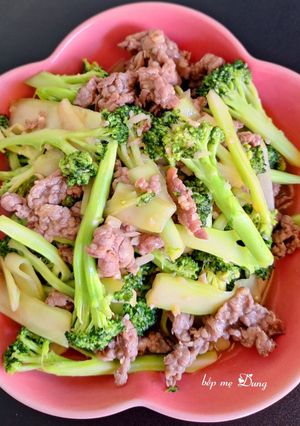 Hình của món Lơ xanh(bông cải xanh) xào thịt bò.