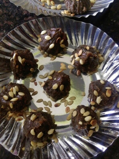 A picture of Ragi Bliss Balls.