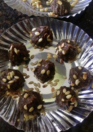 A picture of Ragi Bliss Balls.