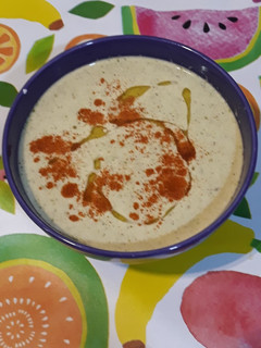 Una foto de Licuado de crudites con atún y semillas de lino dorado