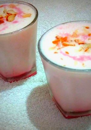 A picture of Pink lassi.