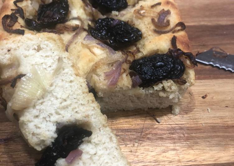 Focaccia de tomate y cebolla