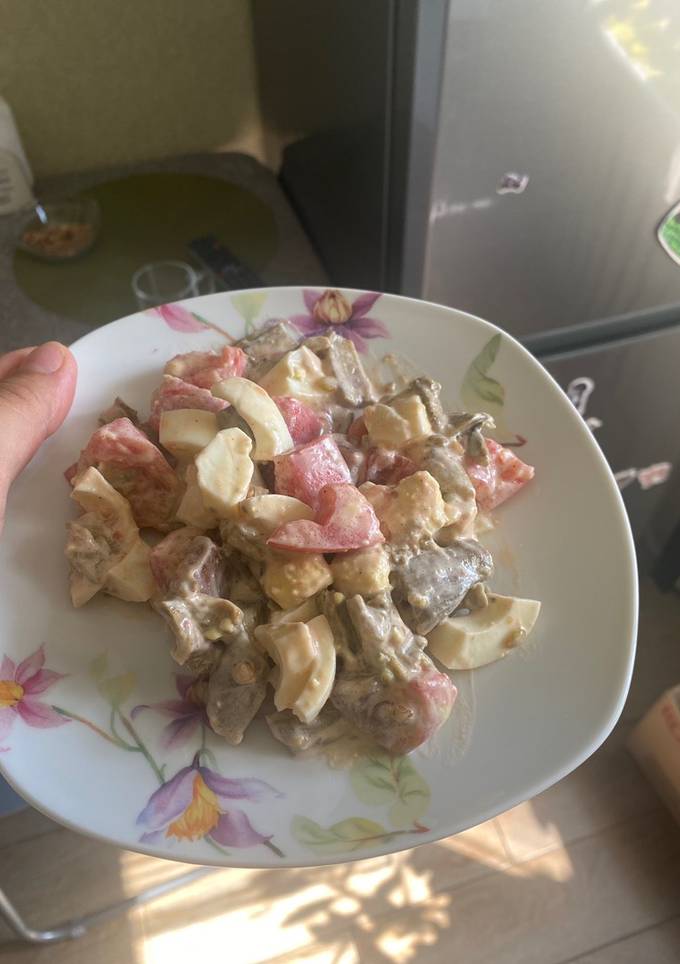 Салат з баклажанами, помідорами та яйцями