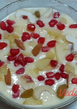 A picture of Fruit Custard.