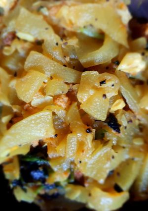 লাউ বড়ি ঘন্ট (lau bori ghonto recipe in bengali) রেসিপির প্রধান ছবি