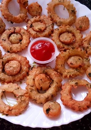 સુજી આલુ ગાર્લિક રીંગ (Sooji Alu Garlic Rings Recipe In Gujarati) રેસીપી મુખ્ય ફોટો