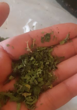 Una foto de Perejil deshidratado (hecho en casa)