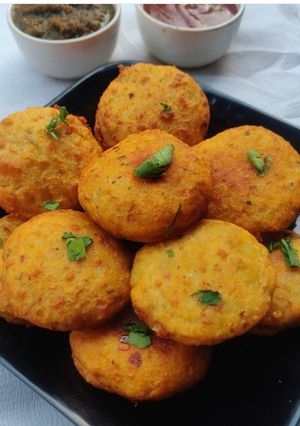 A picture of Gobhi Aloo Chop.