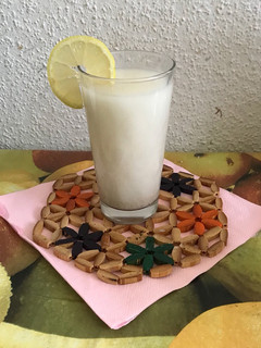 Una foto de Agua de avena con limón