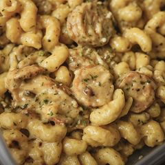 A picture of Creamy Bacon & Chicken Sausage Cellentani.