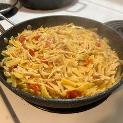 A picture of Chicken Bacon Pasta.