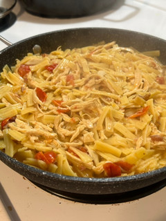 A picture of Chicken Bacon Pasta.