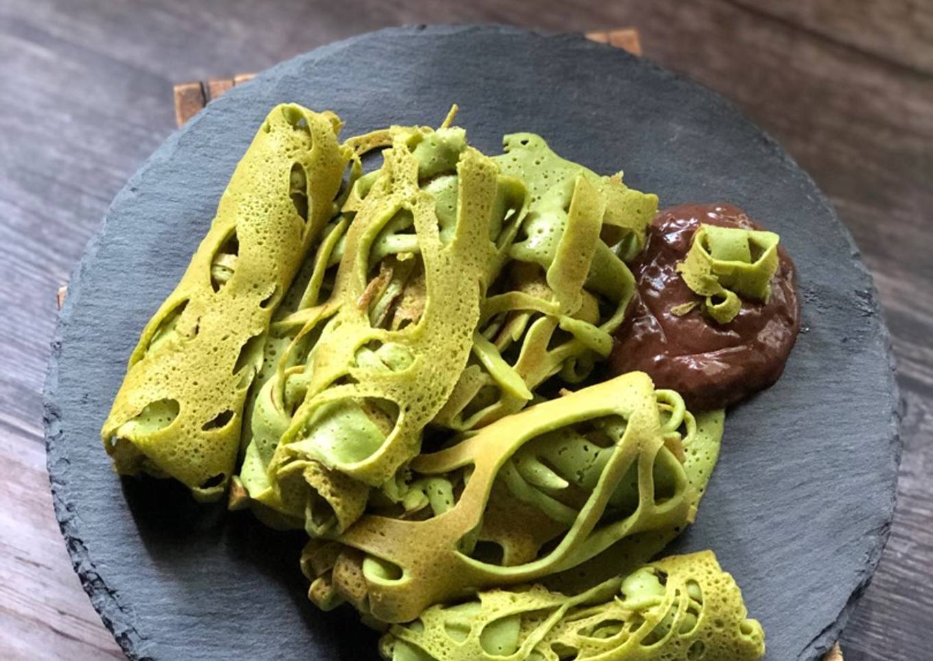 Roti dengan teh hijau