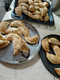 Una foto de Empanadas de carne dulce y saladas