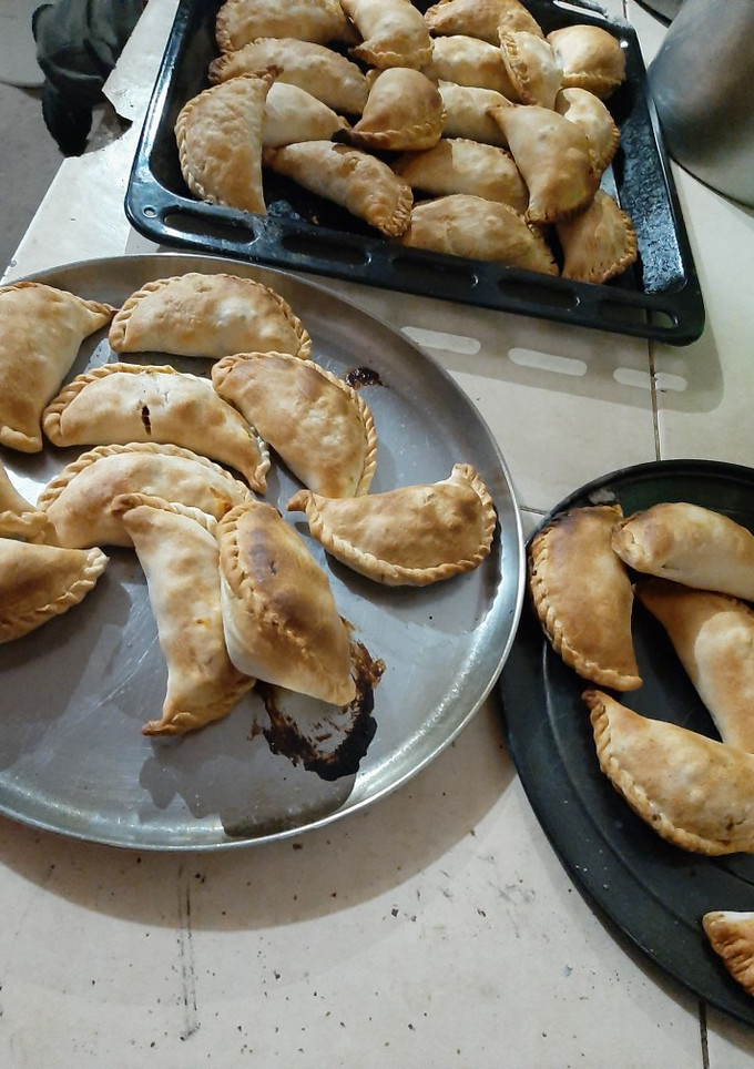 Una foto de Empanadas de carne dulce y saladas