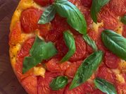 Una foto di focaccia in padella