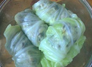 Hình của món Bắp cải cuộn thịt hấp.