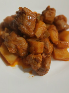 Una foto de Carne de cerdo con papas