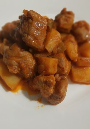 Una foto de Carne de cerdo con papas