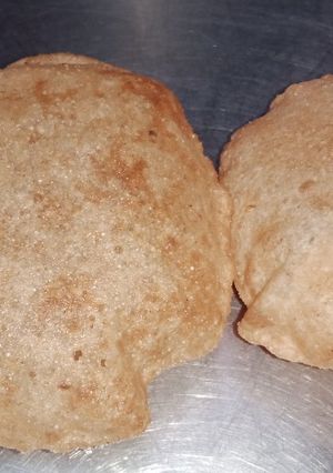 अजवाइन पूरी(ajwain ki puri recipe in hindi) रेसिपी मुख्य फोटो