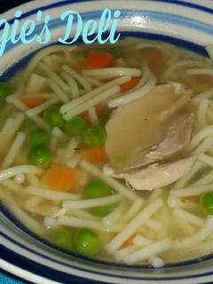 Una foto de Sopa de fideos con verduras
