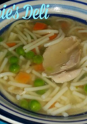 Una foto de Sopa de fideos con verduras