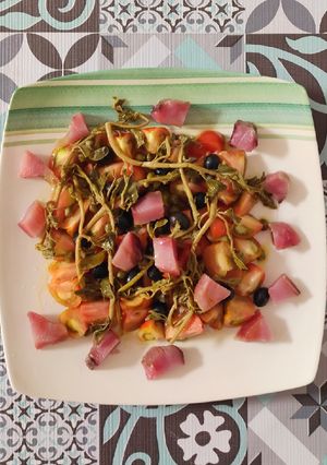 Foto principal de Ensalada de tomate y bonito