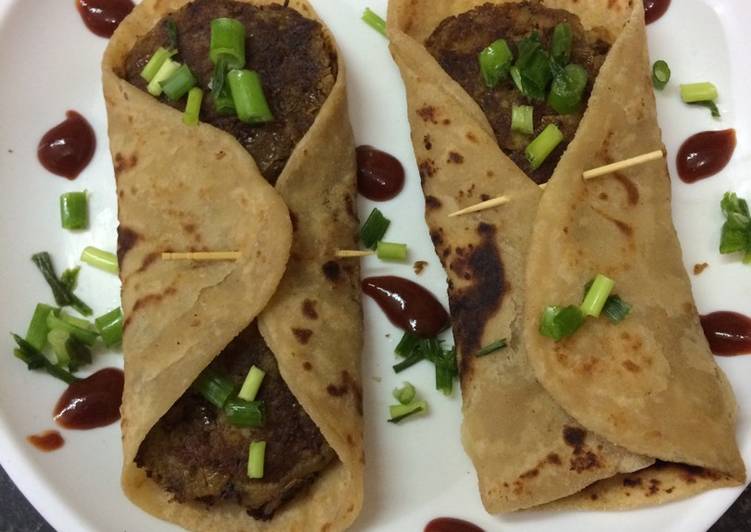 Step-by-Step Guide to Make Super Quick Homemade Aloo tikki wrap