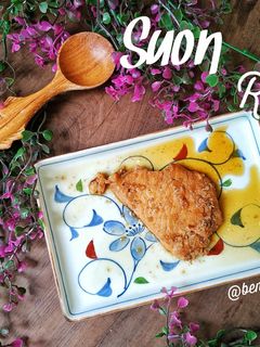 Hình của món Sườn Ram Mật Ong cho bé trên 1 tuổi.